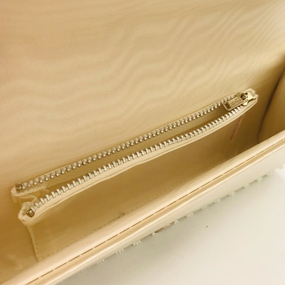 Beautiful White Cream Beaded Clutch with Pearls - Picture 12 of 14